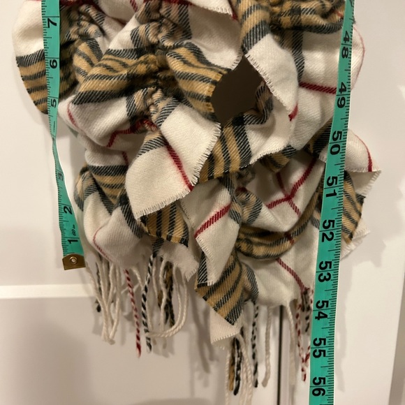 Soft Winter Scarf ❄️ - Picture 6 of 6